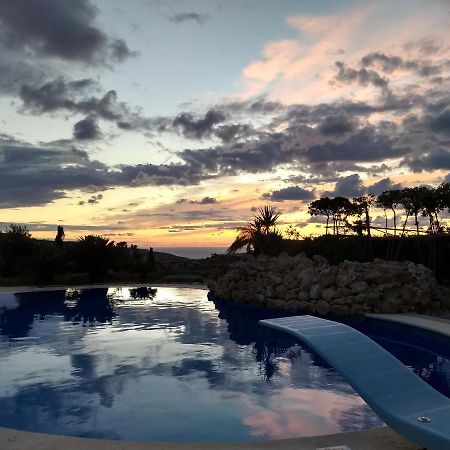 Dar Ta' Xmun - Idyllic Farmhouse With Pool, Garden, Seaview & Sunset Vila San Lawrenz Exterior foto