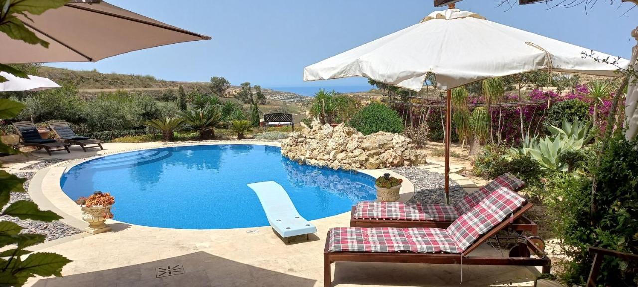 Dar Ta' Xmun - Idyllic Farmhouse With Pool, Garden, Seaview & Sunset Vila San Lawrenz Exterior foto