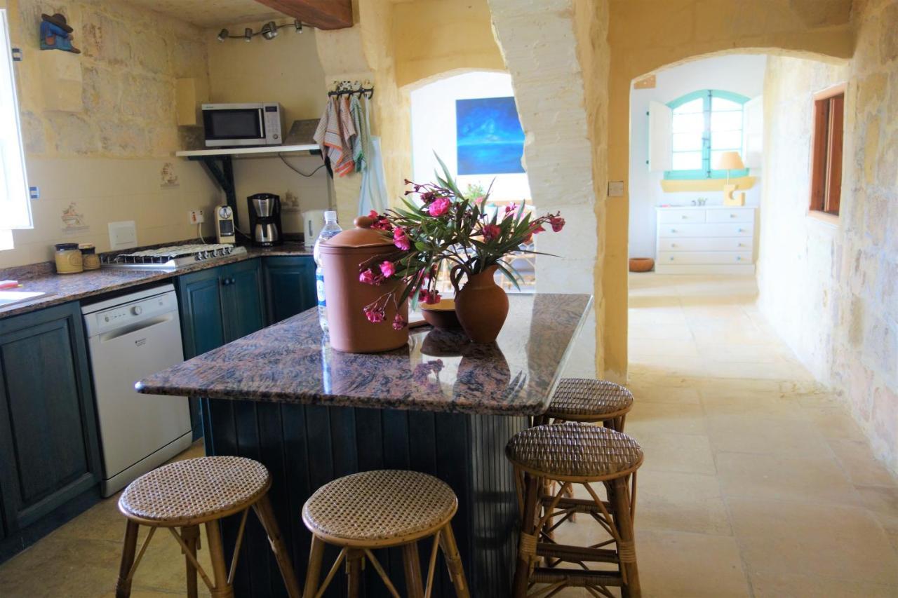 Dar Ta' Xmun - Idyllic Farmhouse With Pool, Garden, Seaview & Sunset Vila San Lawrenz Exterior foto