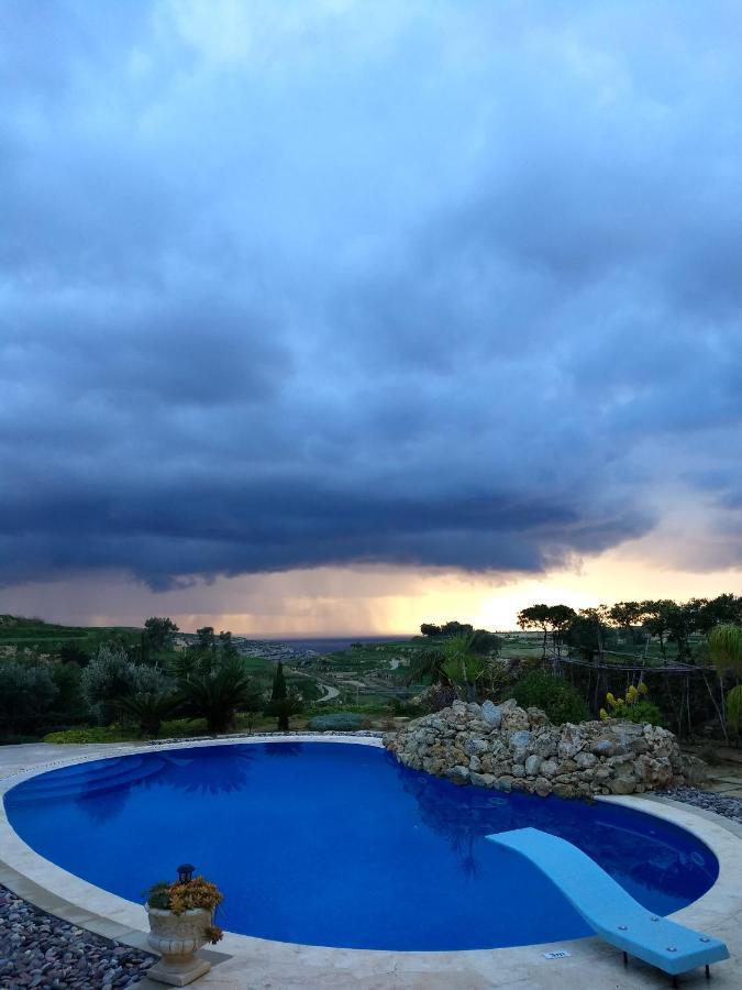 Dar Ta' Xmun - Idyllic Farmhouse With Pool, Garden, Seaview & Sunset Vila San Lawrenz Exterior foto