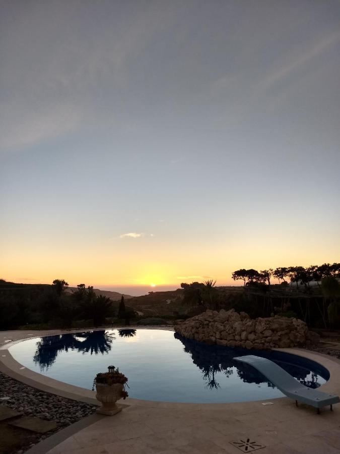 Dar Ta' Xmun - Idyllic Farmhouse With Pool, Garden, Seaview & Sunset Vila San Lawrenz Exterior foto